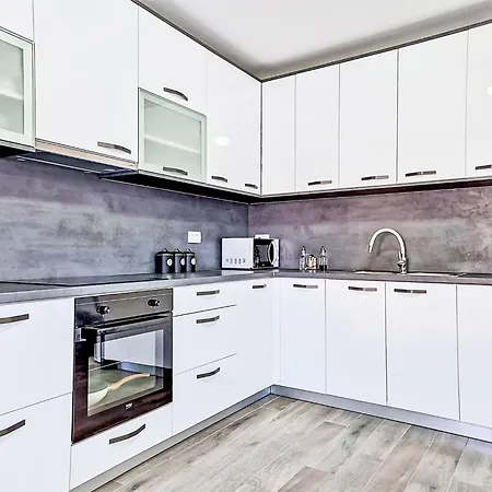Sara By Interhome Zadar