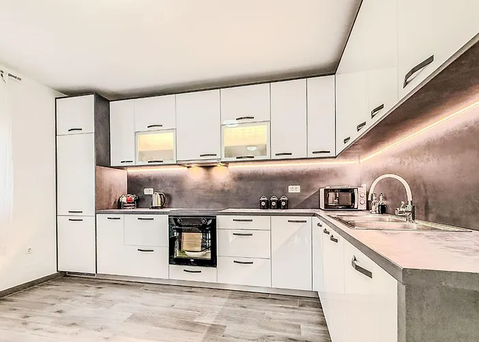 Sara By Interhome Zadar